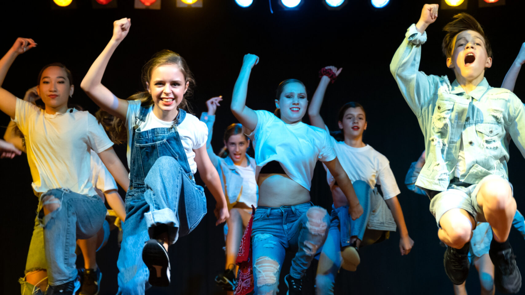 LiKE dance studio sydney performance dance teenagers jump
